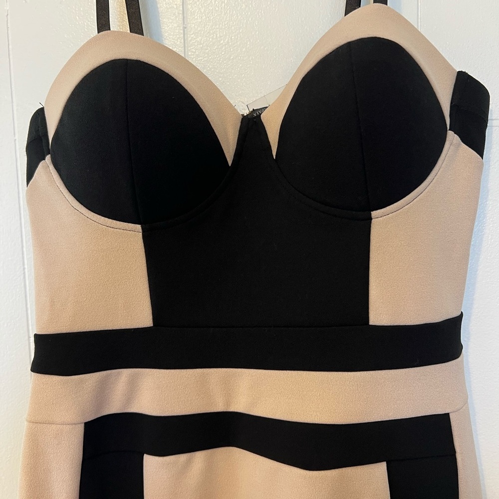 Body com black and nude dress - Picture 2 of 5